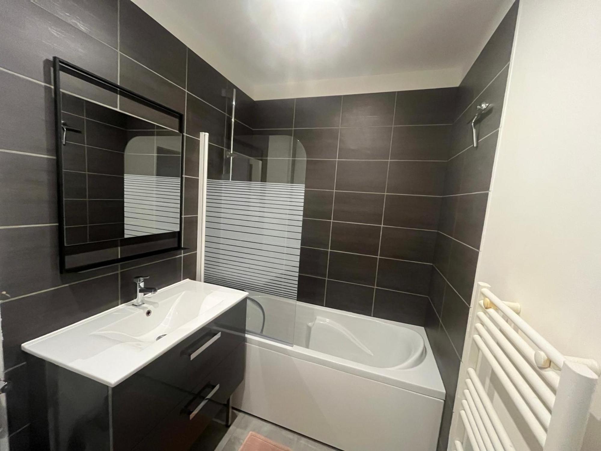 2 Centre-ville Apartment *